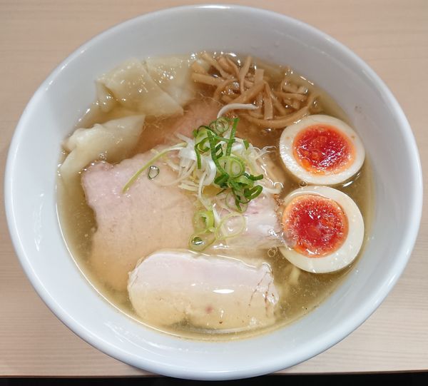 「特製塩中華そば」@手揉み中華そば 中村の写真