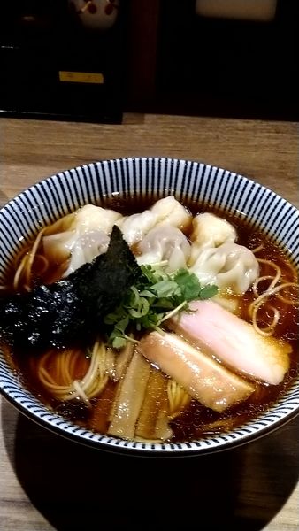 「黒旨特製ワンタン麺（大盛り）」@中華soba いそべの写真