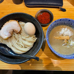 つけ麺＋味玉＋辛いやつ