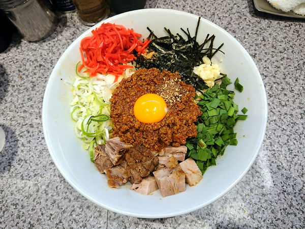 「限定 台湾まぜそば+紅しょうが」@ラーメン宮郎の写真