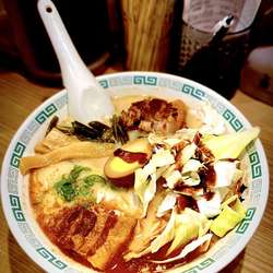 太肉麺（ターローメン）