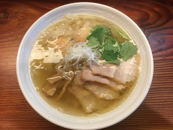 「海老わんたん塩らーめん」@純手打ち 麺と未来の写真