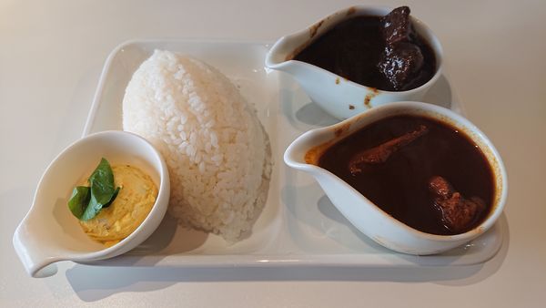 「（ランチ・平日限定）ダブルカレープレート　８００円　※」@Curry House MUMBAIの写真