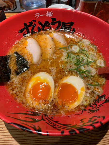 「元味HOTラーメン＋味玉」@ラー麺 ずんどう屋 心斎橋店の写真