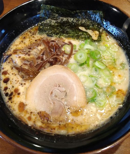 「豚骨ラーメン(塩)」@四十四代目 哲麺 幸手店の写真