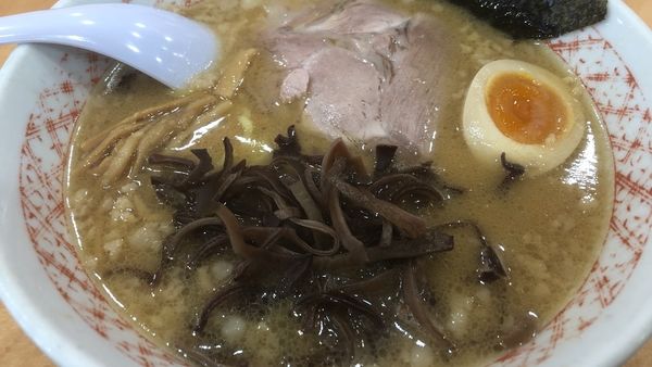 「こてっぱラーメン」@ラーメン めん丸 川越店の写真