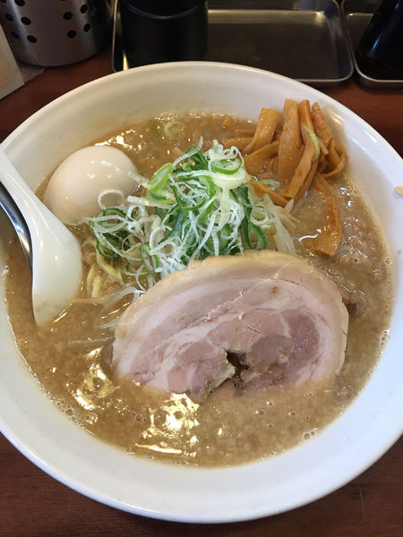 「味玉ラーメン(大盛)」@拉麺 梅太郎の写真