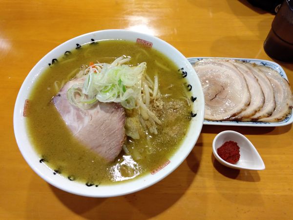 「味噌らーめん870円+バラチャーシュー300円」@沼田商店 麺組の写真