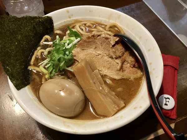 「味玉らぁめん 黒」@葉月直系 きりきり舞の写真