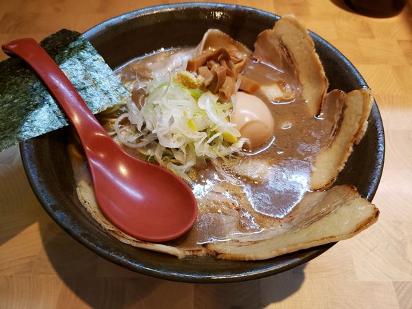 「特製でら煮干しらーめん」@にぼしらーめん88の写真