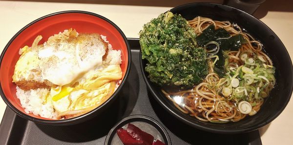「かつ丼セット・春菊天」@名代 富士そば 市ヶ谷五番町店の写真