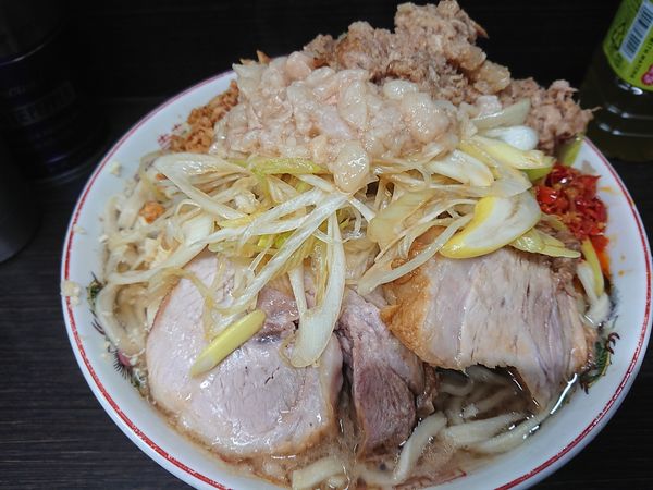 「小＋味ネギ＋豚ほぐし＋【メラ🔥】＋麺増」@ラーメン二郎 川越店の写真