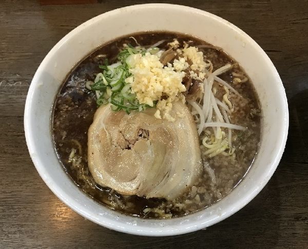 「黒ラーメン大盛 ギト にんにくトッピング」@骨太味覚の写真