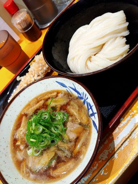 「豚バラの肉汁つけ麺・ちくわ天増し」@空飛ぶうどん やまぶき家の写真