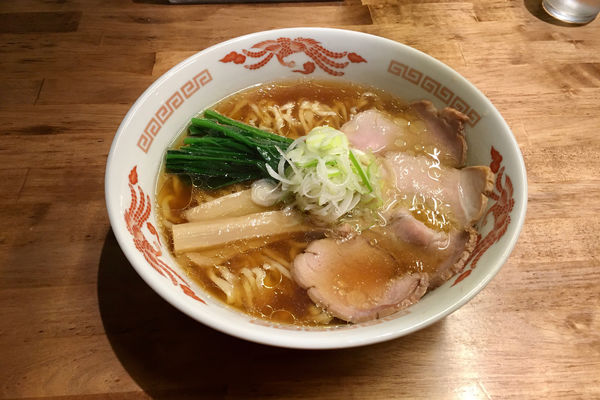 「手打ちらーめん 並盛り(160g) 900円」@西荻燈の写真