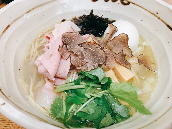 「トリュフ削ります！しじみの荒焚きSOBA〜トリュフ添え〜」@㐂九家の写真