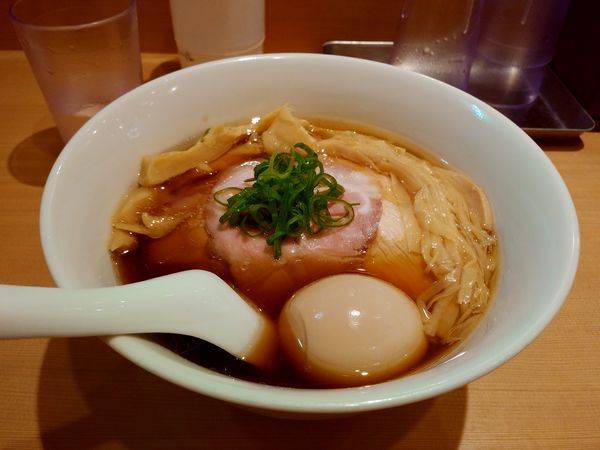 「特製醤油ラーメン」@らぁ麺 はやし田 赤羽店の写真