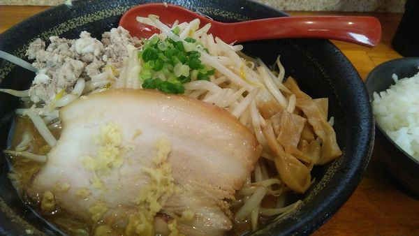 「味噌らーめん 800円＋小ライス 100円」@らーめん 味噌ガッツ お花茶屋店の写真