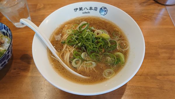 「鶏の濁りそば 780円 + バター醤油のネギライス 250円」@中華そば つけそば 伊蔵八 本店の写真