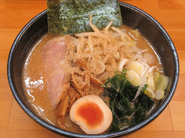 「【限定】味噌ラーメン（850円）」@らーめんつけ麺 びんびん亭 日野店の写真