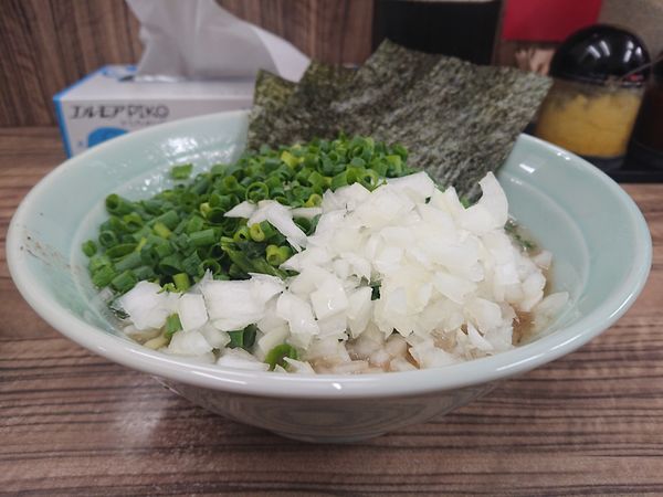 「青ねぎらーめん＋玉ねぎ」@横浜家系ラーメン武蔵家 松戸店の写真