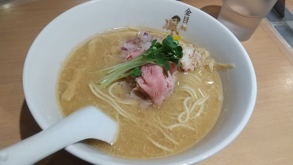 「金目鯛らぁ麺〜濃厚白湯仕立て（限定）850円」@らぁ麺 鳳仙花の写真