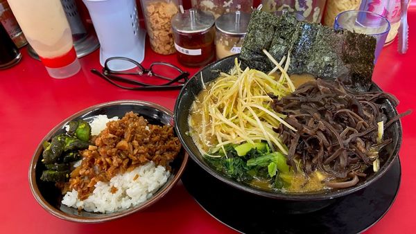 「醤油豚骨、和風ネギ、キクラゲ、小ライス」@家系ラーメン 王道 いしいの写真