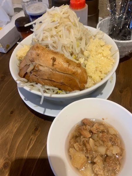 「並（200ｇ） 900円　味付あぶら　50円」@麺屋鈴春の写真