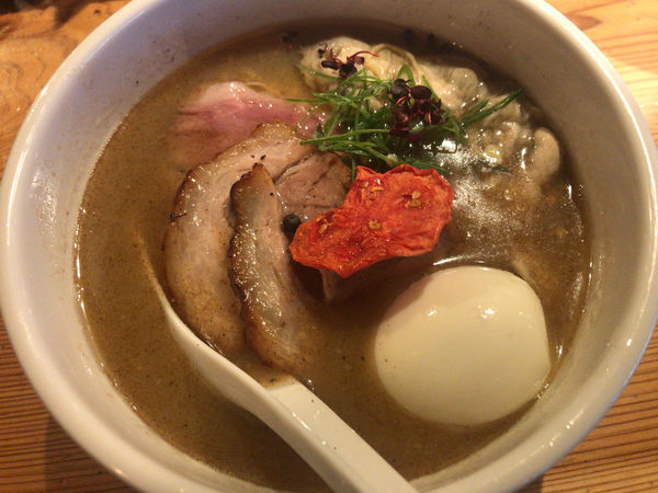 「特製牡蠣の淡麗そば＋牡蠣のコンフィ(2ケ)」@麺処 図鑑の写真