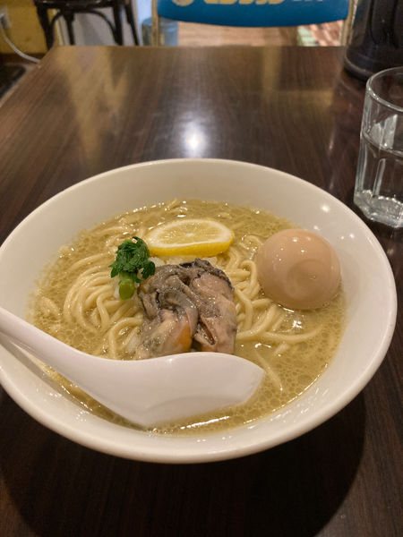 「牡蠣のぶっかけラーメン　味玉つき　1,000円」@らーめん カッパハウスの写真