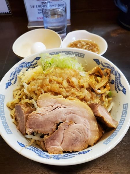 「油そば　にんにく　アブラ　生玉子」@ラーメンどでん 大宮店の写真