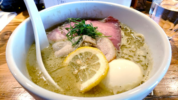 「【昼】特製 牡蠣の白湯そば」@麺処 図鑑の写真