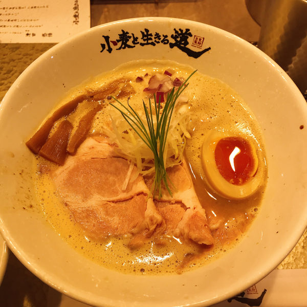 「濃厚鶏白湯そば」@小麦と生きる道の写真