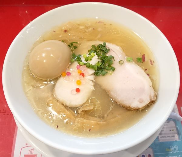 「貝だし汐そば＋味たま」@Noodles Kitchen GUNNERS 大門浜松町店の写真