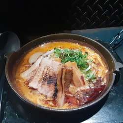 味噌とんこつガツン