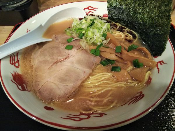 「あっさり焦がし豚骨」@らあめん 寸八 豊科店の写真