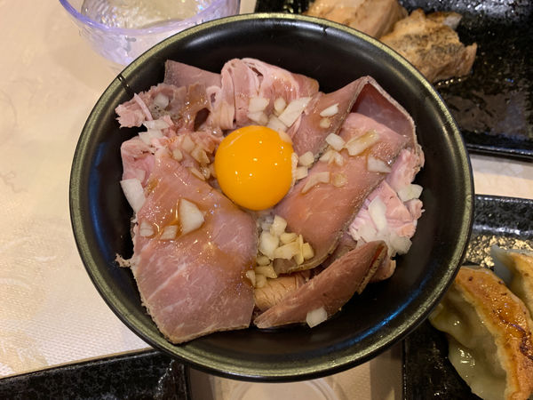 「ローストポーク丼」@七福軒の写真