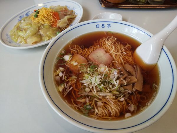 「ラーメンと小やきそば」@日昌亭の写真
