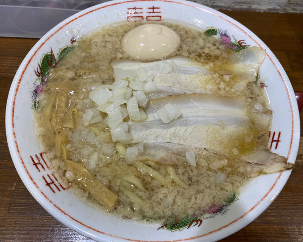 「背脂中華そば 味玉」@新潟発祥 なおじ 御茶ノ水店の写真