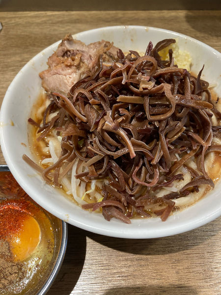 「えびラーメン少なめ　キクラゲ　生たまご」@MEN YARD FIGHTの写真