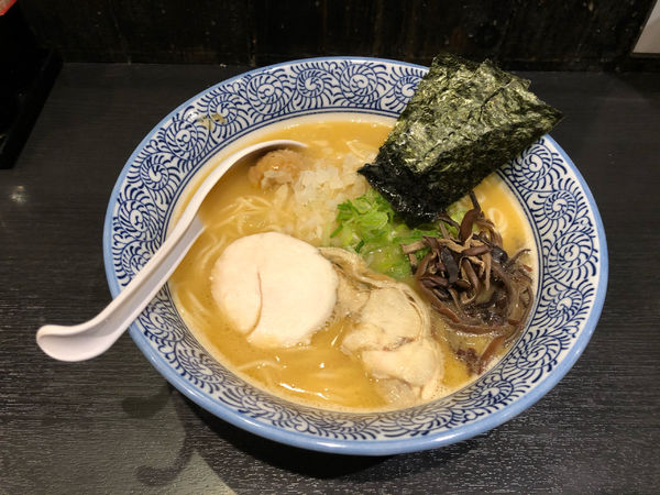 「濃厚鶏骨醤油らーめん」@麺屋武一 初台店の写真