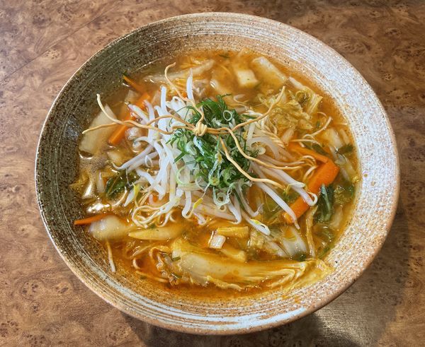 「赤い冬ラーメン(旨辛)980円」@LOVE&SALT らーめん味やの写真