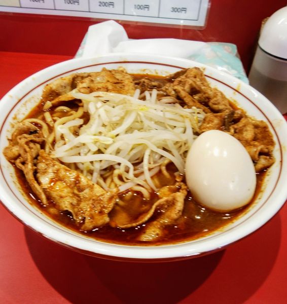 「辛旨ラーメン 煮卵サービス」@辛旨ラーメン ふじ本の写真