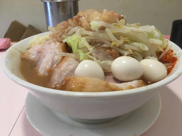 「ラーメン＋かつおくん＋うずら＋キムチ」@成蹊前ラーメン 吉祥寺の写真