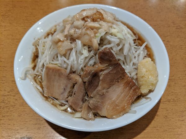 「豚ラーメン並盛」@自家製熟成麺 吉岡の写真