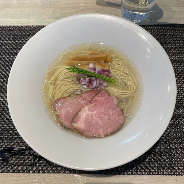 「宍道湖しじみ中華蕎麦＜塩＞」@宍道湖しじみ中華蕎麦 琥珀 東京本店の写真
