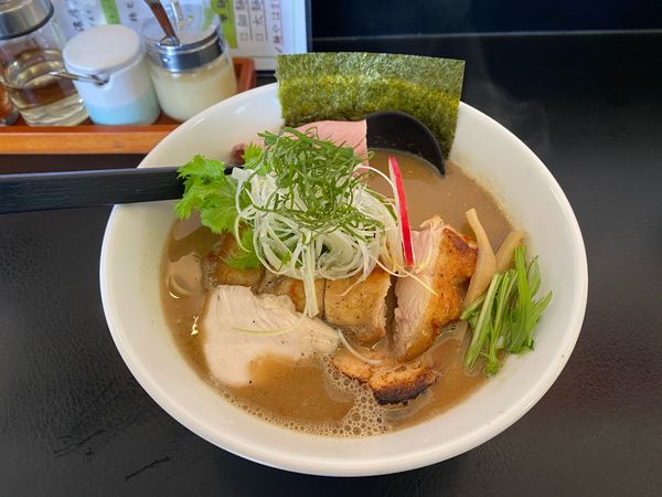 「濃厚煮干らーめん」@麺や はまじの写真