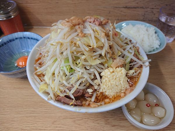 「小豚  玉子 TARO らっきょう ライス」@ラーメン二郎 栃木街道店の写真