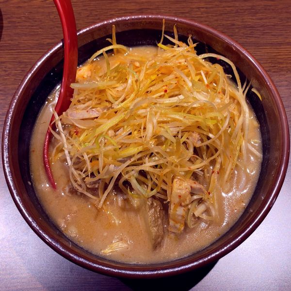 「北海道味噌肉ネギらーめん（税別 890円）」@麺場 田所商店 多摩ニュータウン店の写真