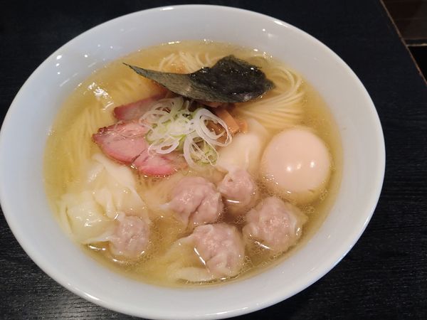 「ワンタンメン(塩)+味玉¥1100-」@支那ソバ 小むろの写真